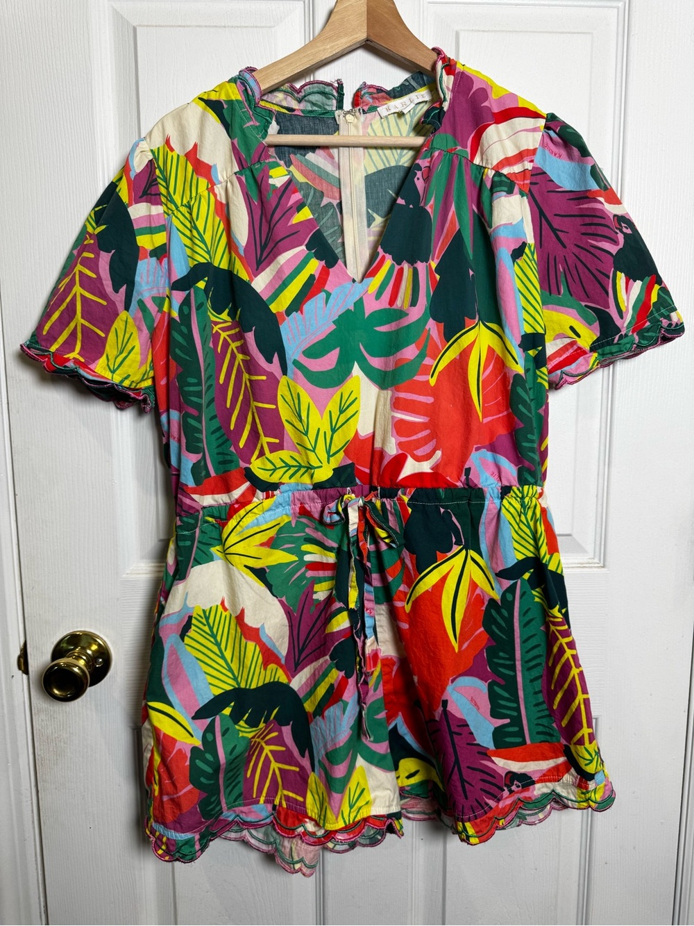 Karlie Tropical Leaf Scallop Hem Romper Size Large Pockets Colorful Vacation